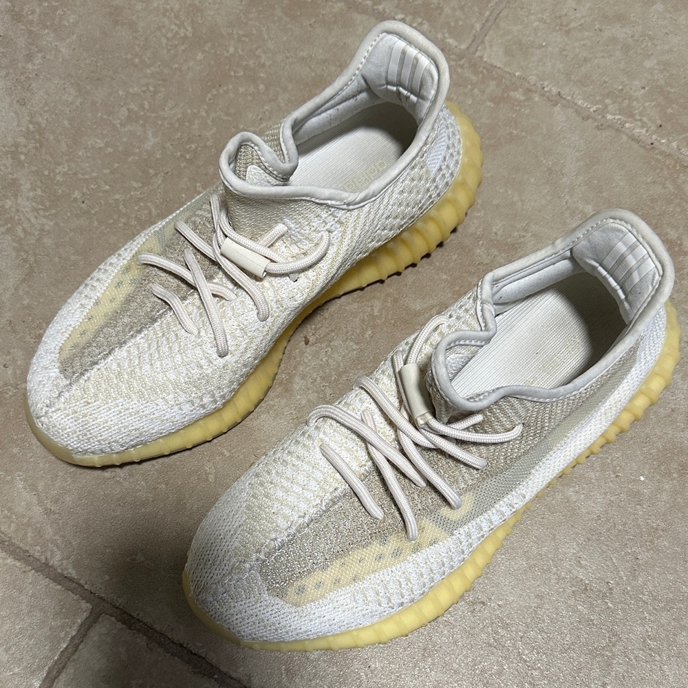 Addidas Yeezy Boost 350 V2 in bone color